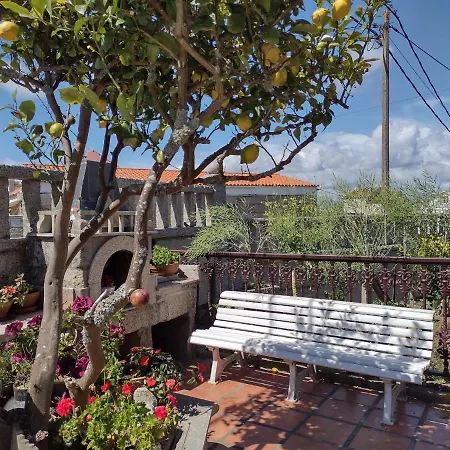 Piso Bajo De 3 Y Un Bano Sin Cocina Apartmán O Grove