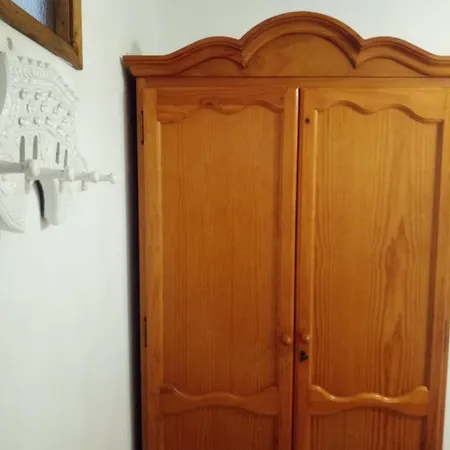 Piso Bajo De 3 Y Un Bano Sin Cocina Apartmán