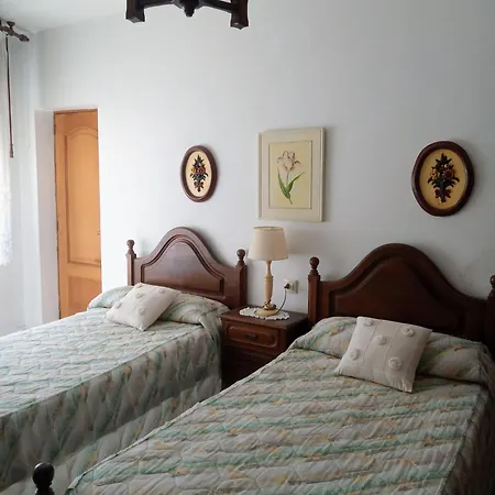 Piso Bajo De 3 Y Un Bano