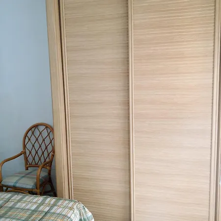 Piso Bajo De 3 Y Un Bano Sin Cocina
